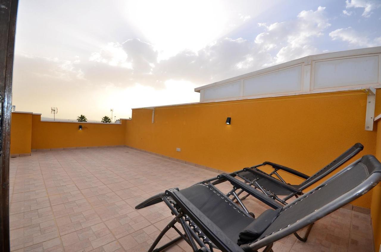 Villa Agradable Adosado Con Piscina, Duchas Hidromasaje Torrevieja Esterno foto