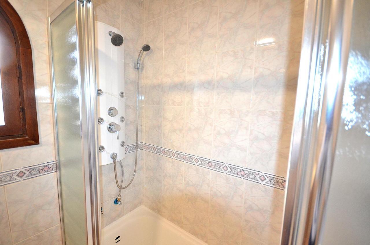 Villa Agradable Adosado Con Piscina, Duchas Hidromasaje Torrevieja Esterno foto