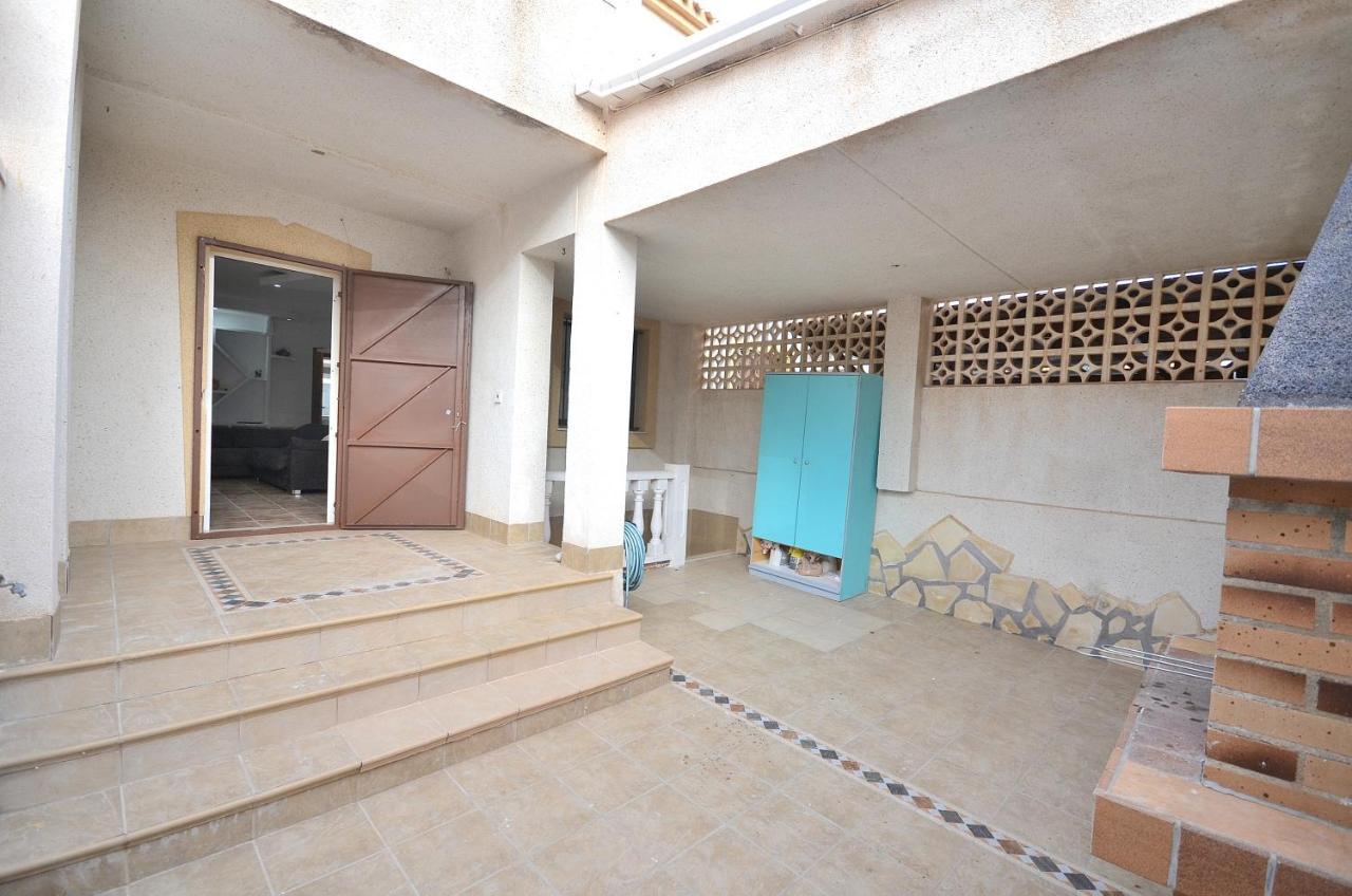 Villa Agradable Adosado Con Piscina, Duchas Hidromasaje Torrevieja Esterno foto