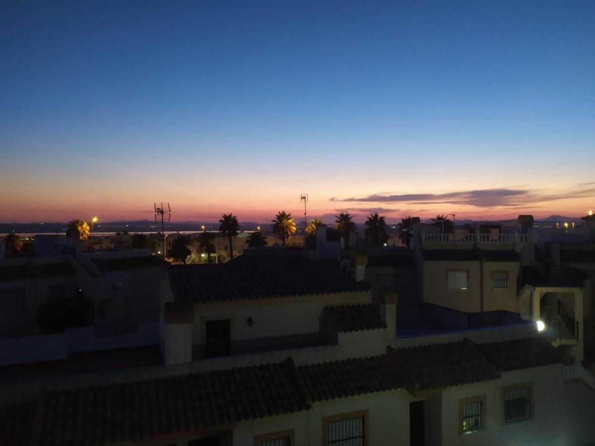Villa Agradable Adosado Con Piscina, Duchas Hidromasaje Torrevieja Esterno foto